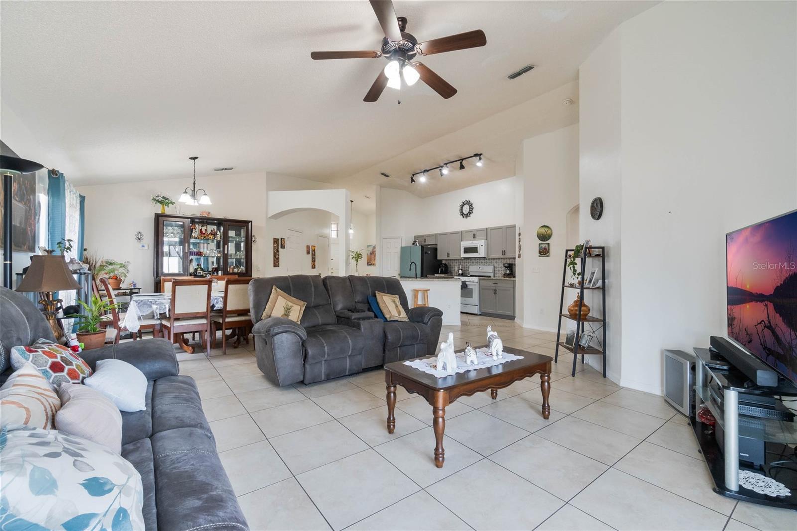 640 Lady Diana, Davenport, FL 33837
