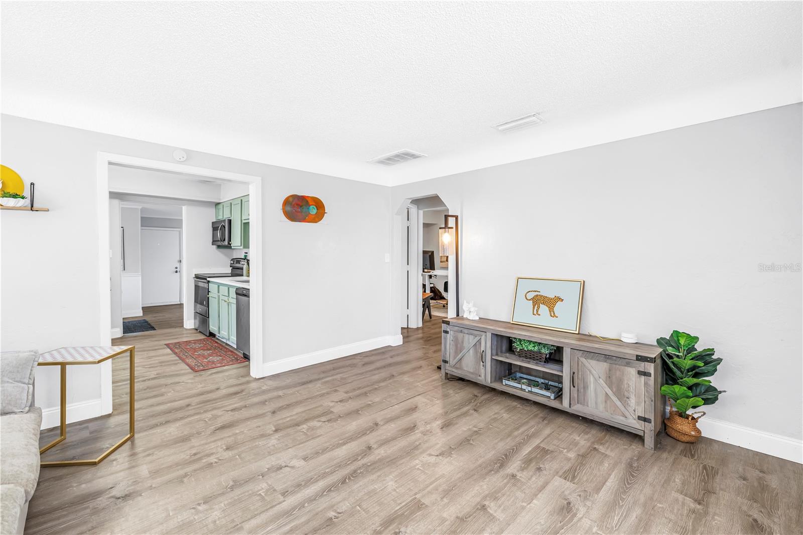 4729 12th, St Petersburg, FL 33711