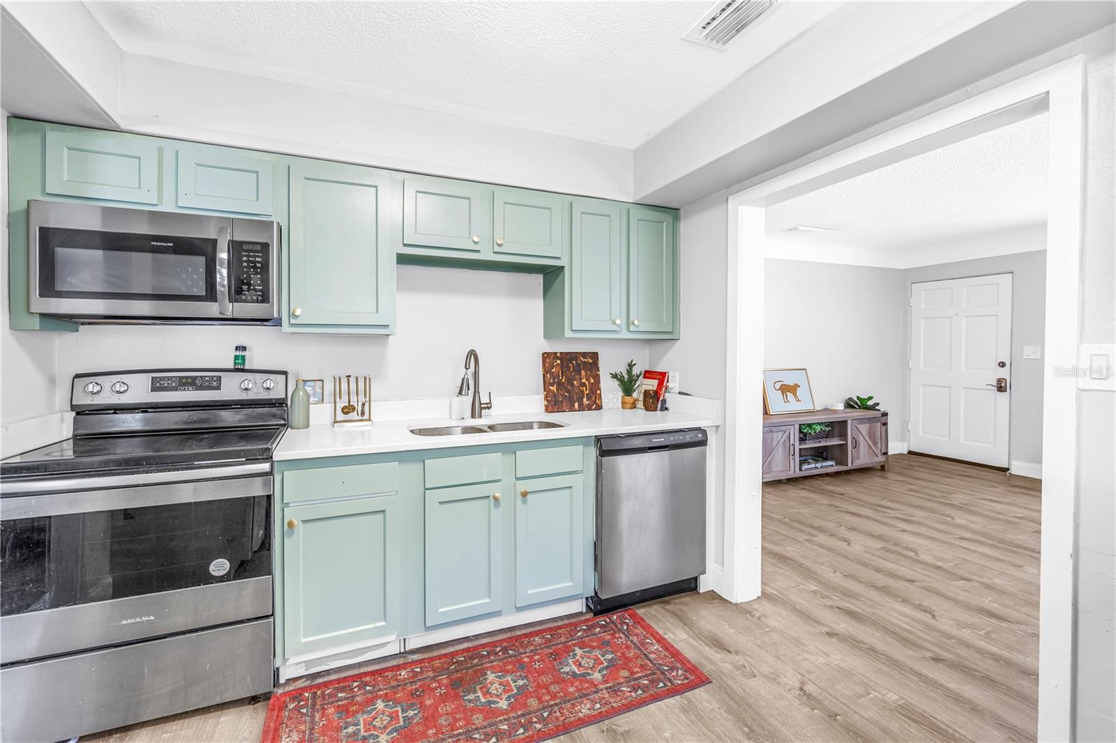 4729 12th, St Petersburg, FL 33711