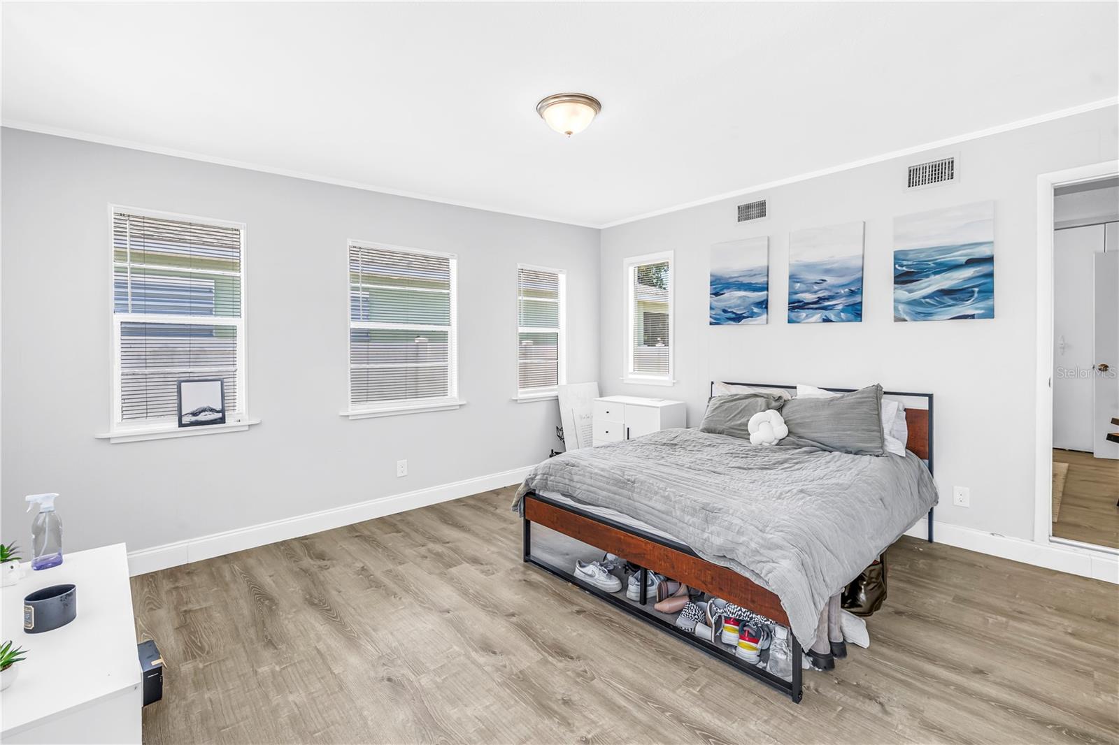 4729 12th, St Petersburg, FL 33711