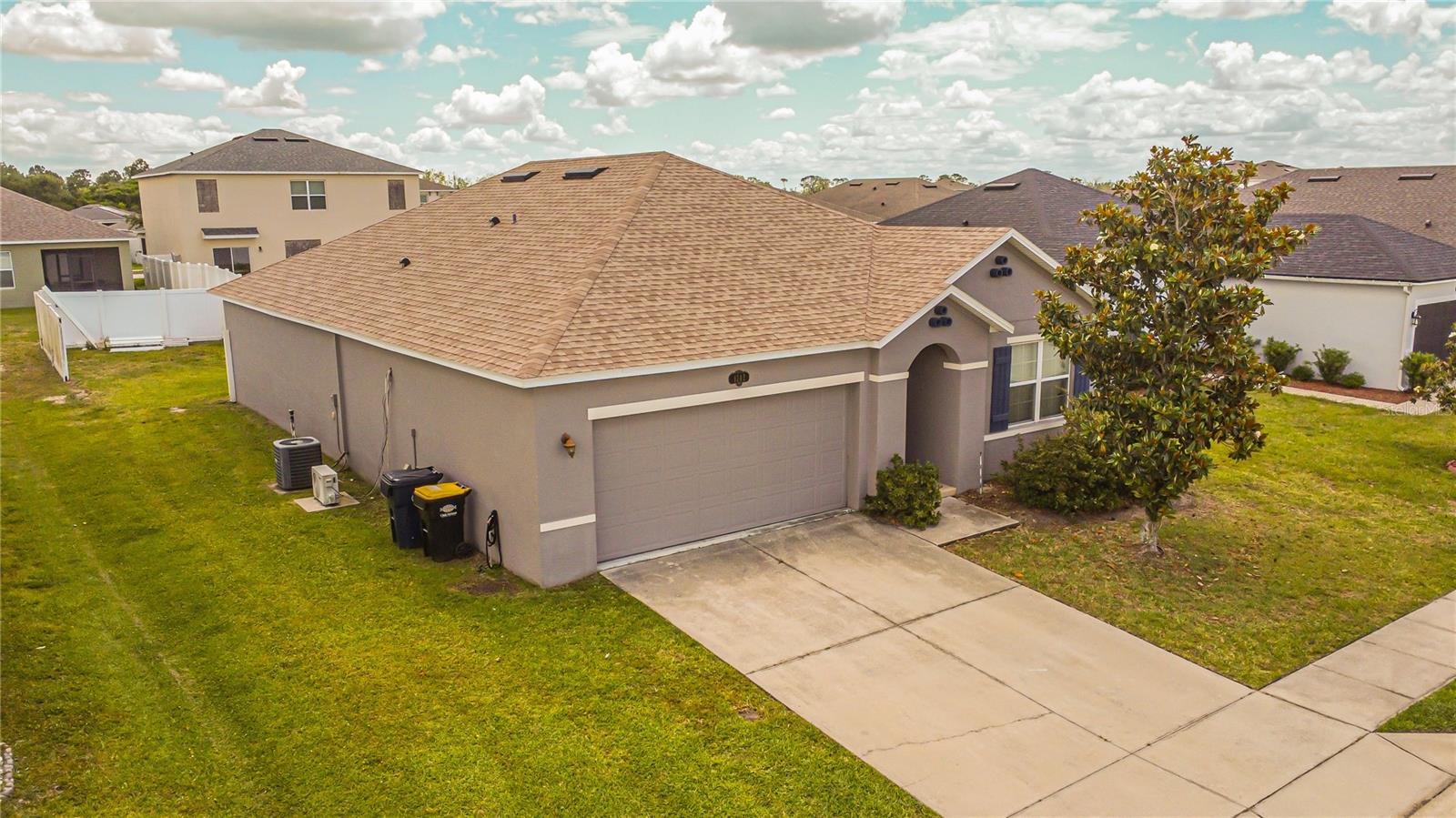 1742 Van Gogh, Auburndale, FL 33823