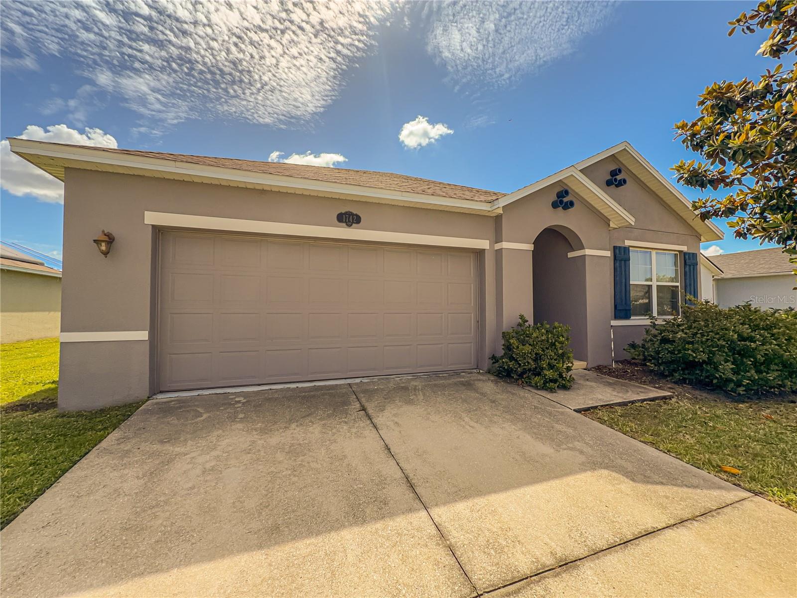 1742 Van Gogh, Auburndale, FL 33823