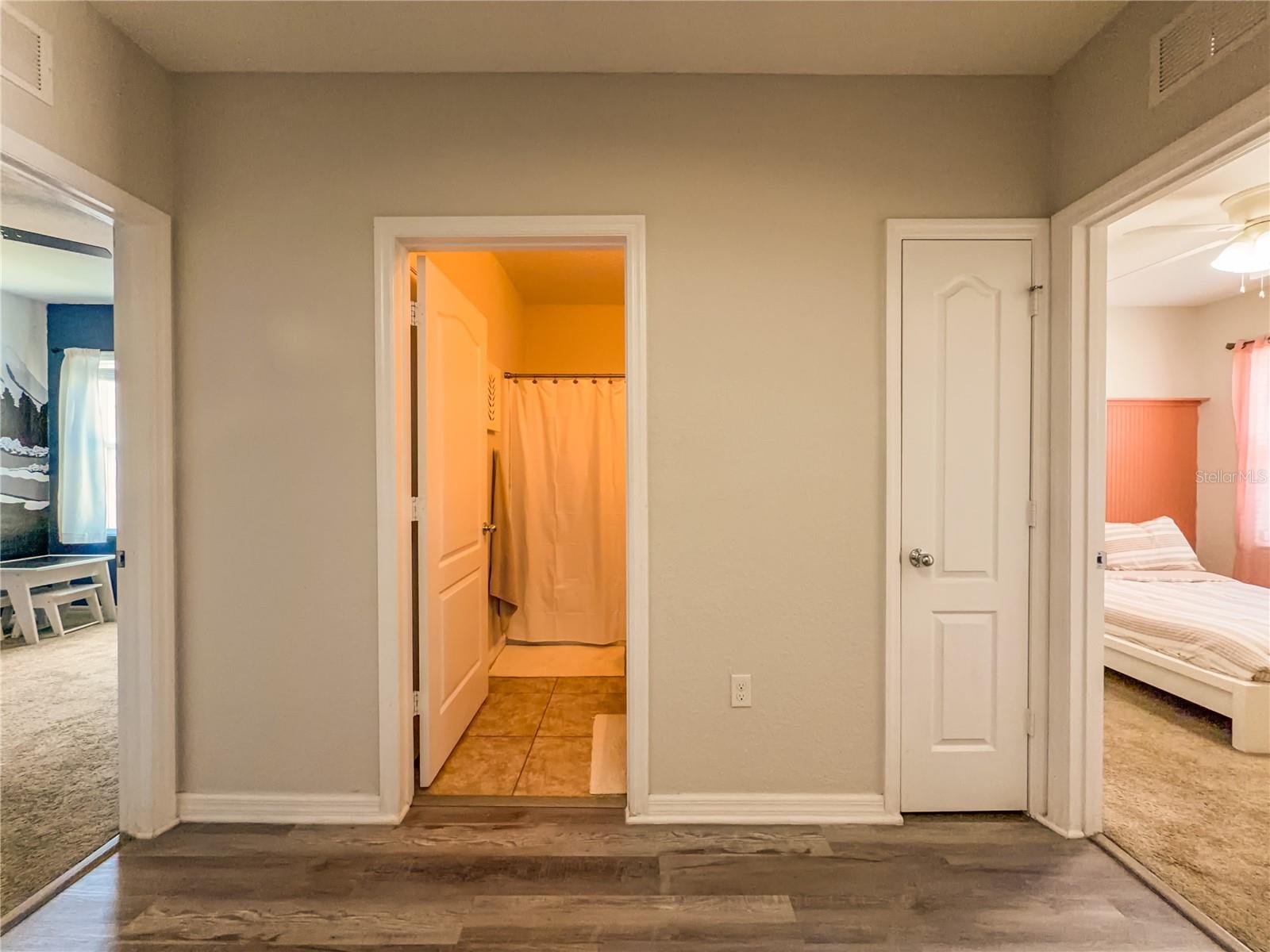 1742 Van Gogh, Auburndale, FL 33823
