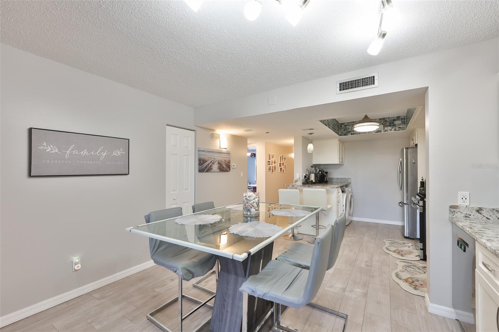5400 Park Unit 208, St Petersburg, FL 33709