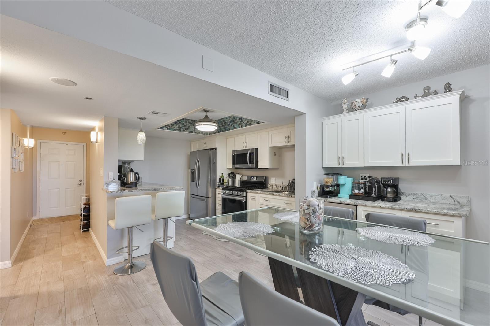 5400 Park Unit 208, St Petersburg, FL 33709