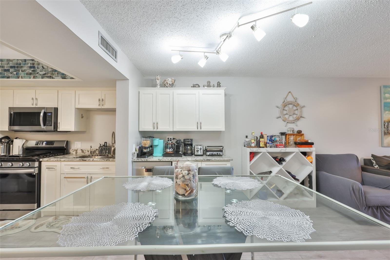 5400 Park Unit 208, St Petersburg, FL 33709