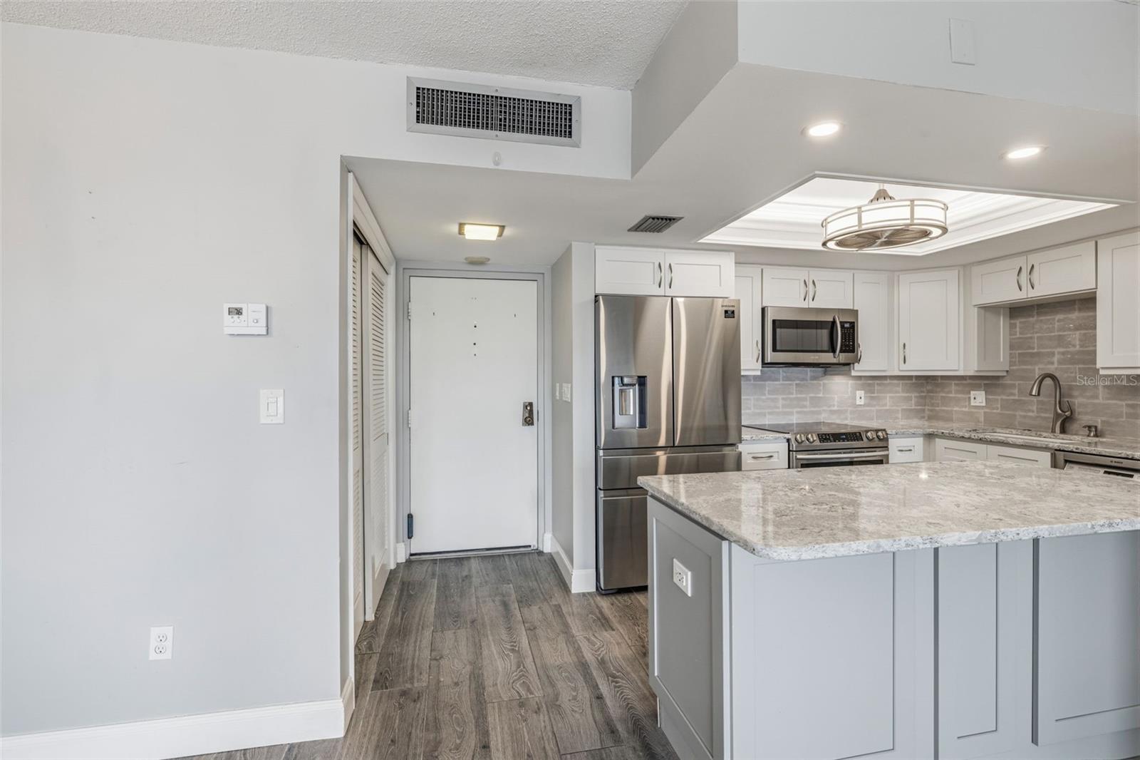 5220 Brittany Dr S Unit 901, St Petersburg, FL 33715