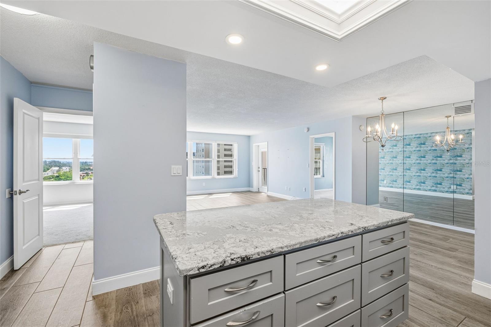 5220 Brittany Dr S Unit 901, St Petersburg, FL 33715