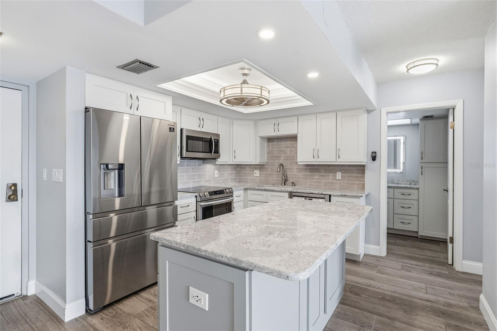 5220 Brittany Dr S Unit 901, St Petersburg, FL 33715