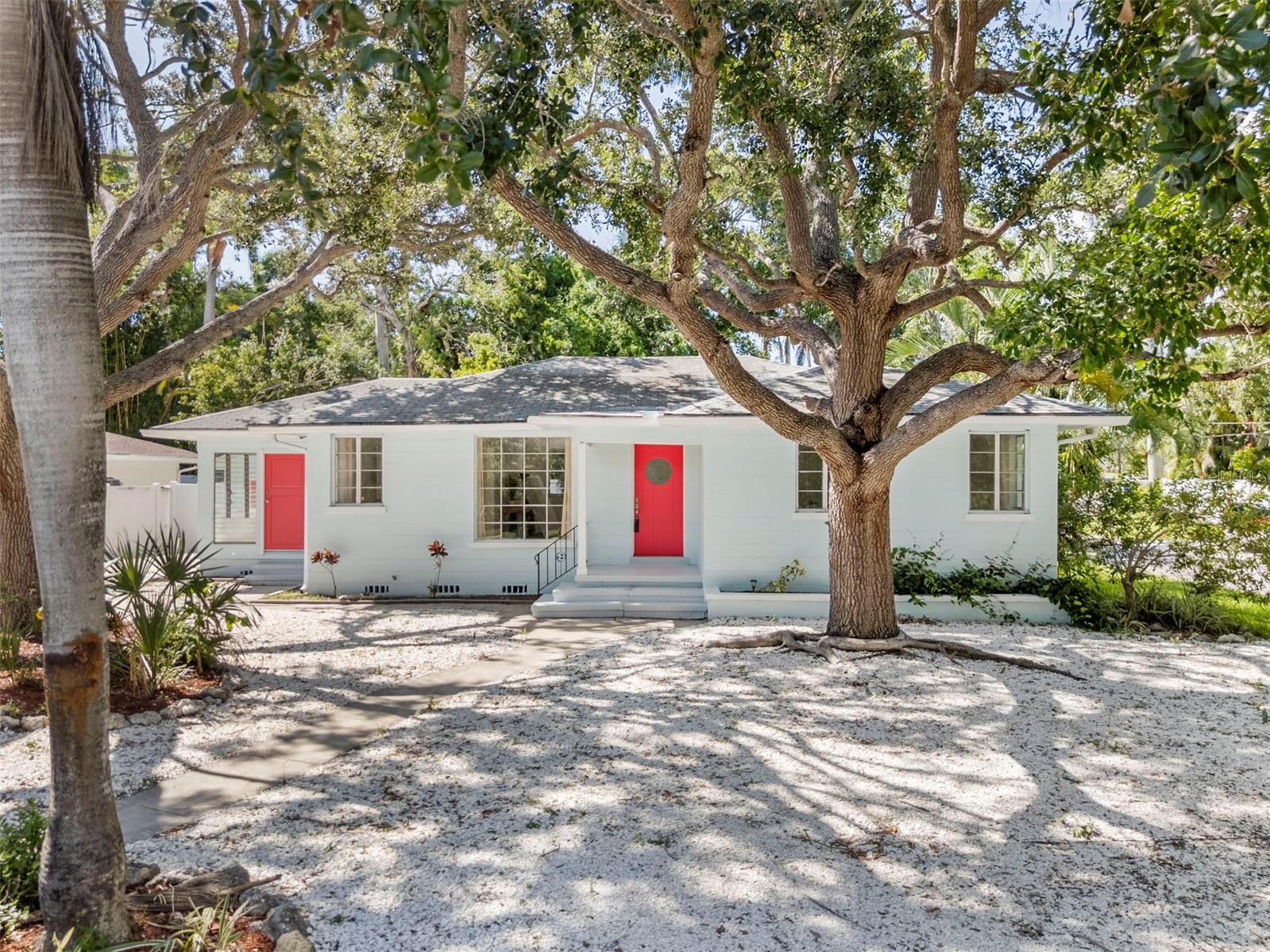 2002 Virginia, Bradenton, FL 34205