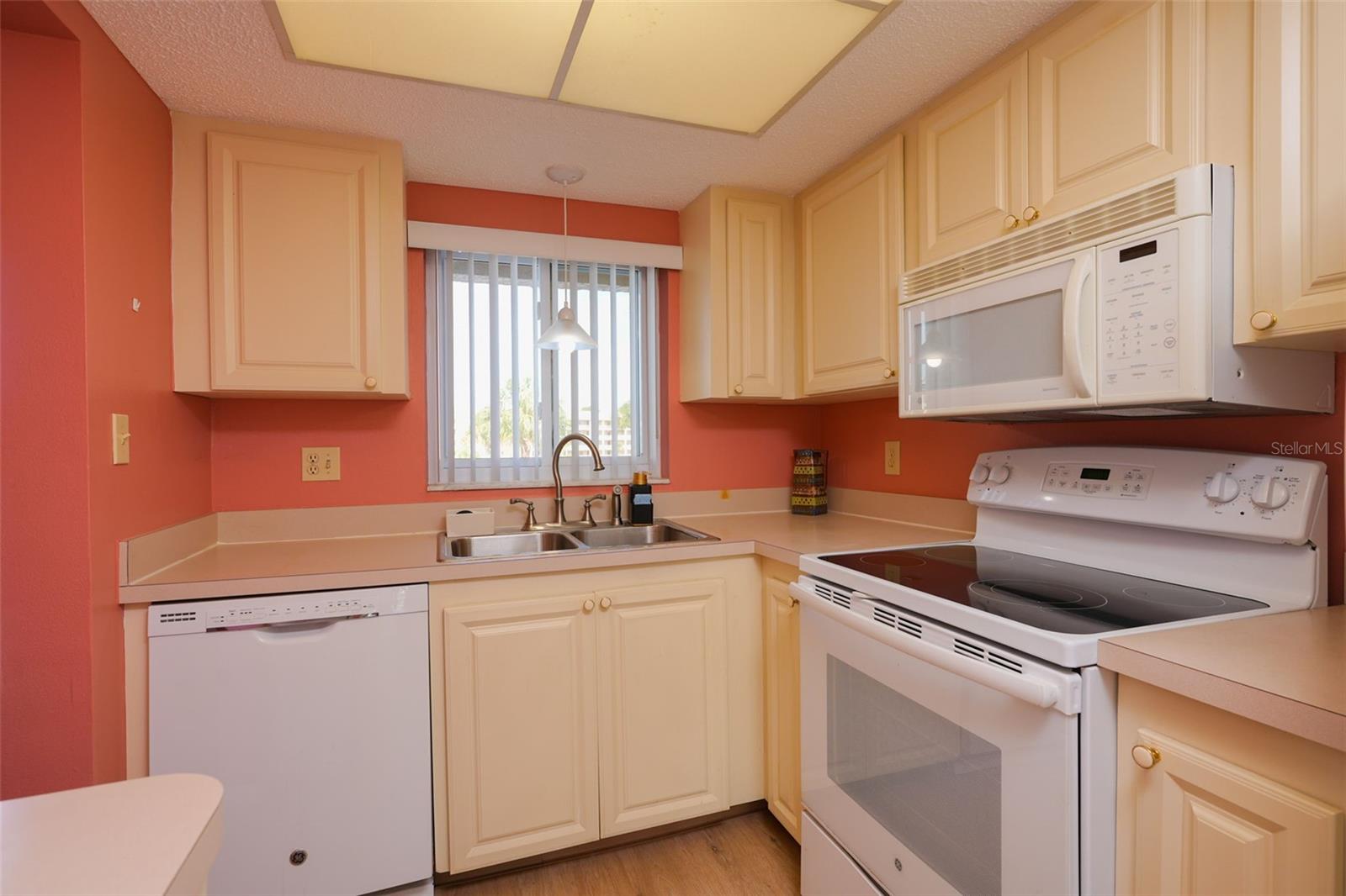 3607 Lake Bayshore Unit J-312, Bradenton, FL 34205