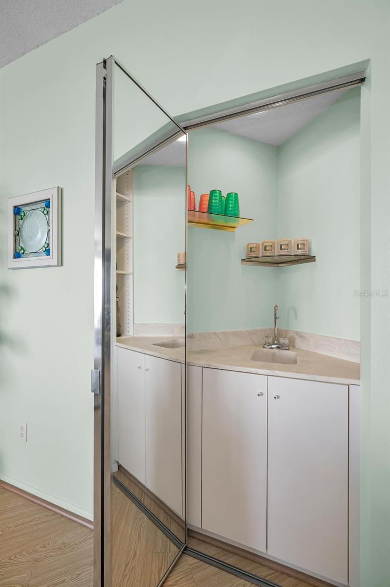 7882 Sailboat Key Unit 605, South Pasadena, FL 33707