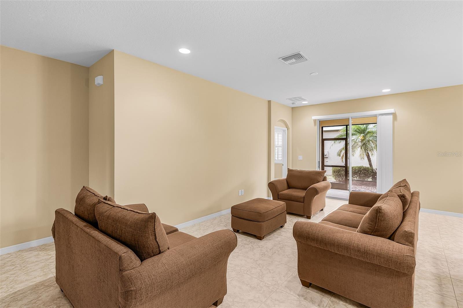 8531 Karpeal, Sarasota, FL 34238