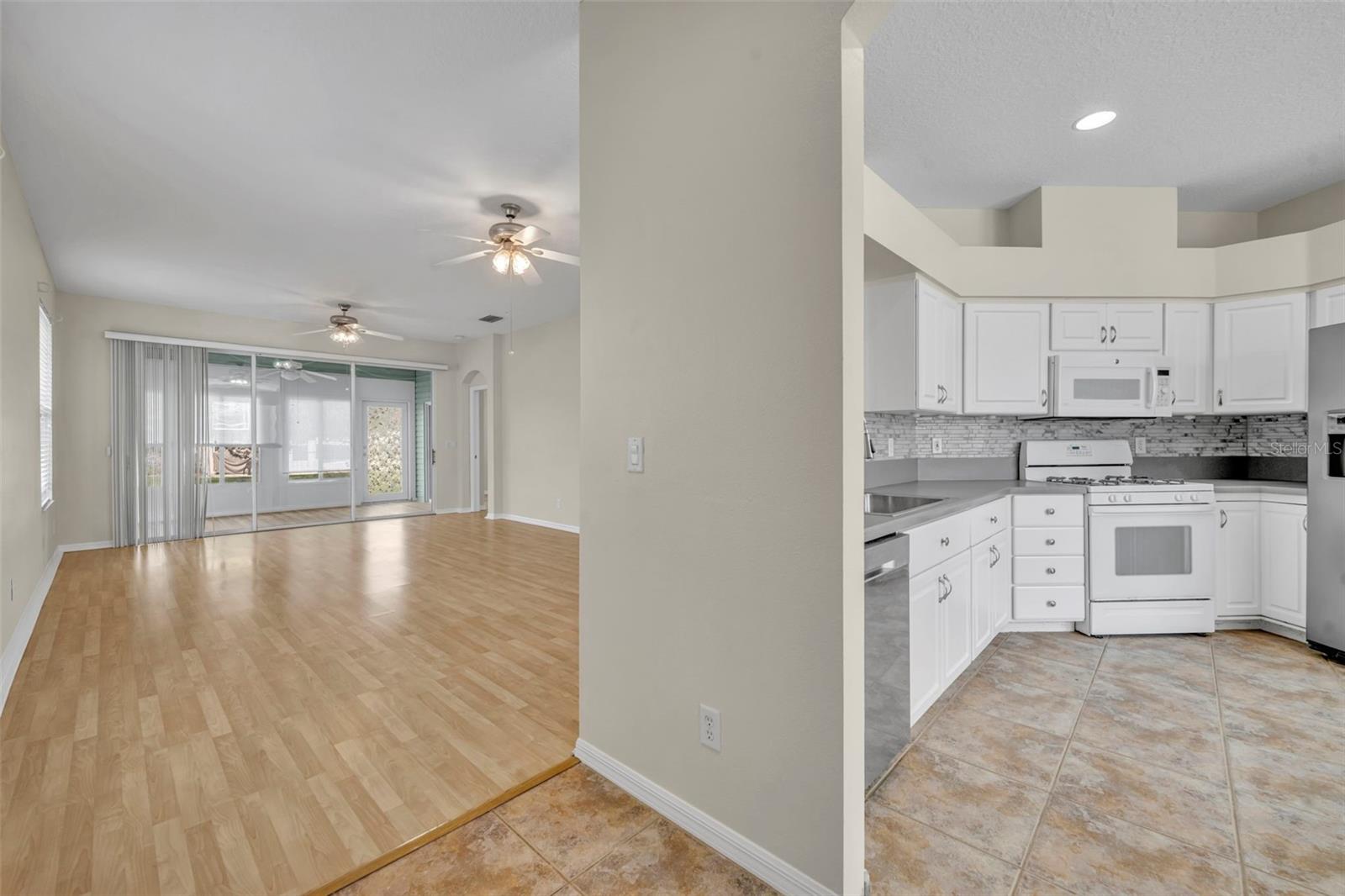 21630 Regency Park Ln, Leesburg, FL 34748