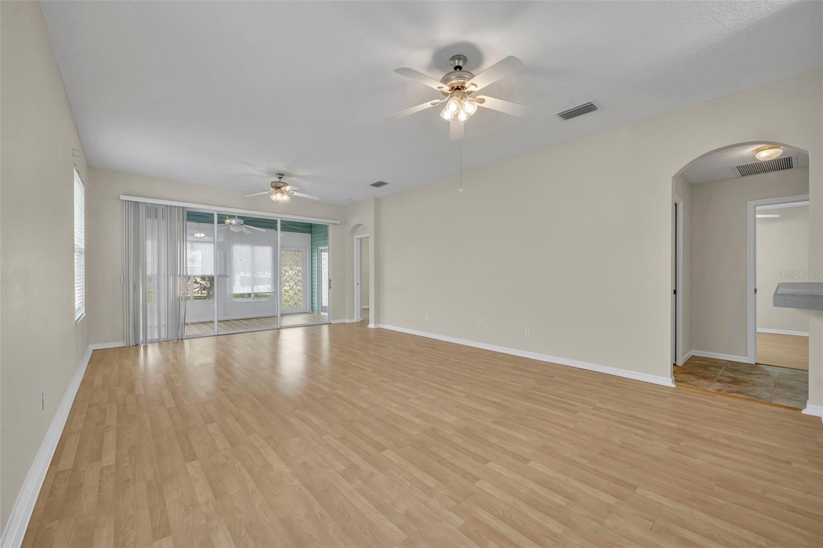 21630 Regency Park Ln, Leesburg, FL 34748