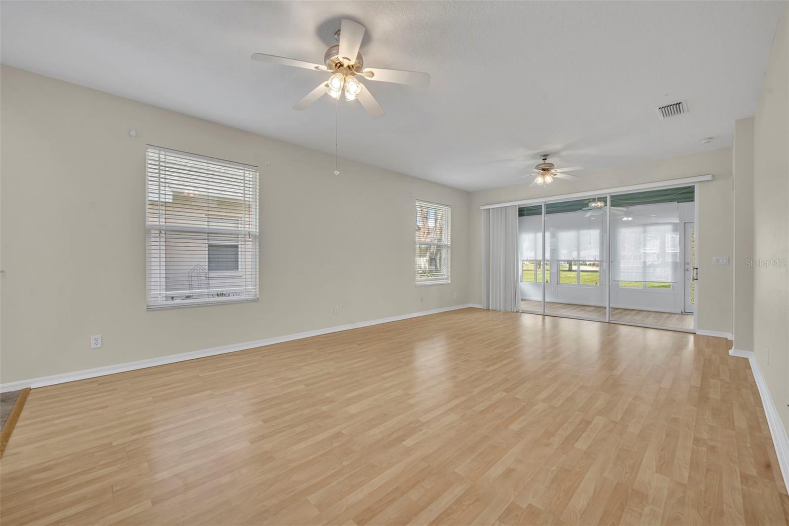 21630 Regency Park Ln, Leesburg, FL 34748
