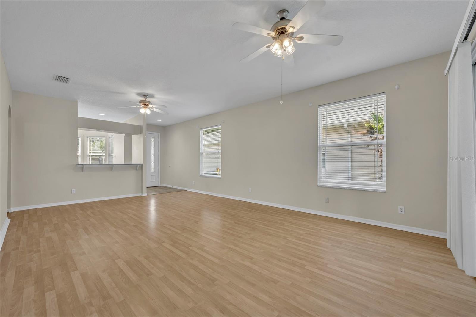 21630 Regency Park Ln, Leesburg, FL 34748