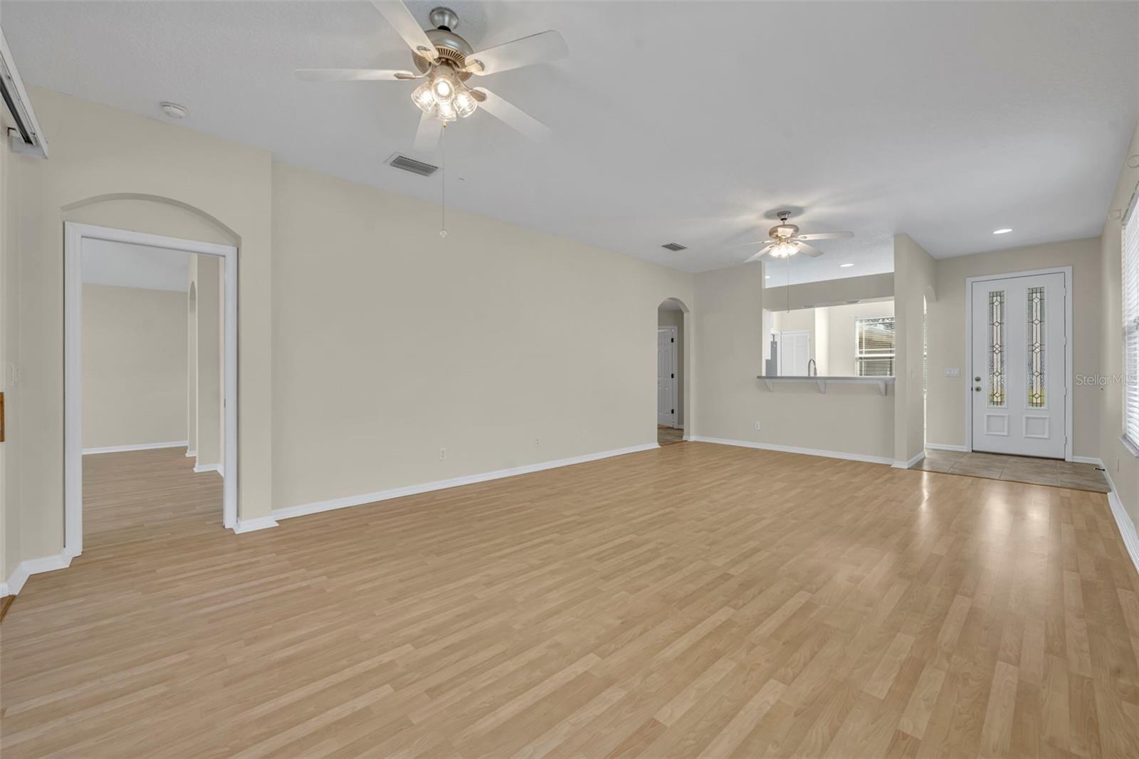 21630 Regency Park Ln, Leesburg, FL 34748