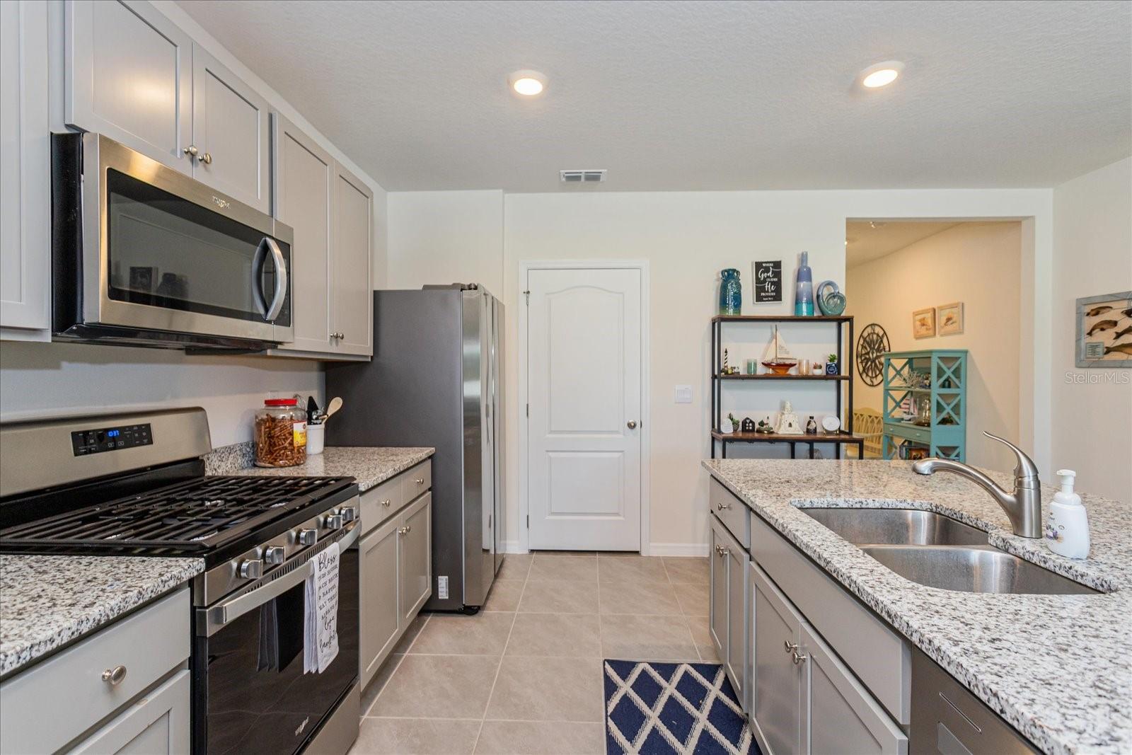 6358 Sanders Grove, Okahumpka, FL 34762