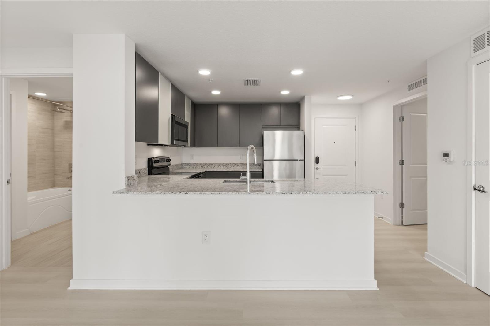5587 Millenia Park Unit 308, Orlando, FL 32839