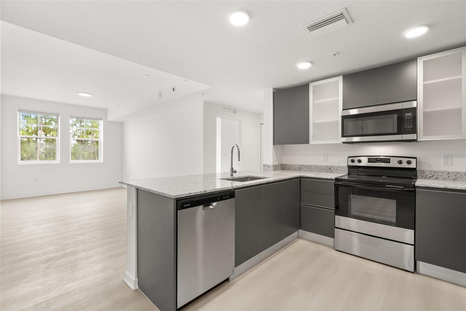 5587 Millenia Park Unit 308, Orlando, FL 32839