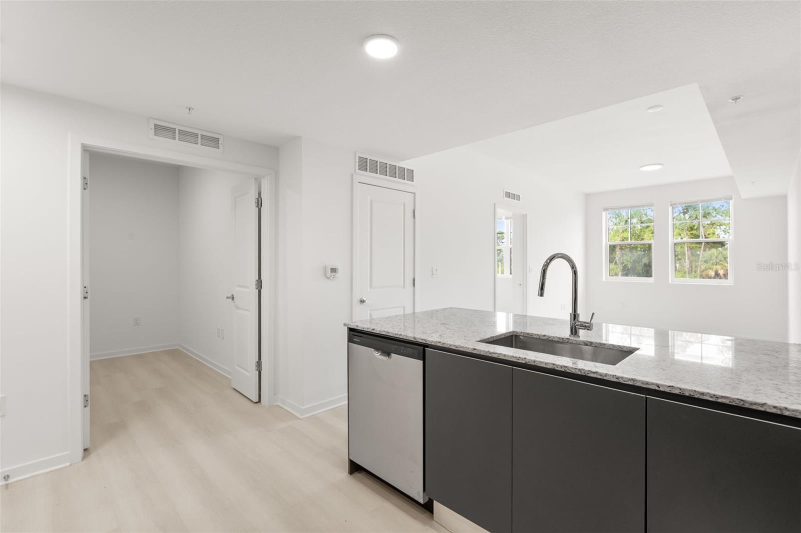 5587 Millenia Park Unit 308, Orlando, FL 32839