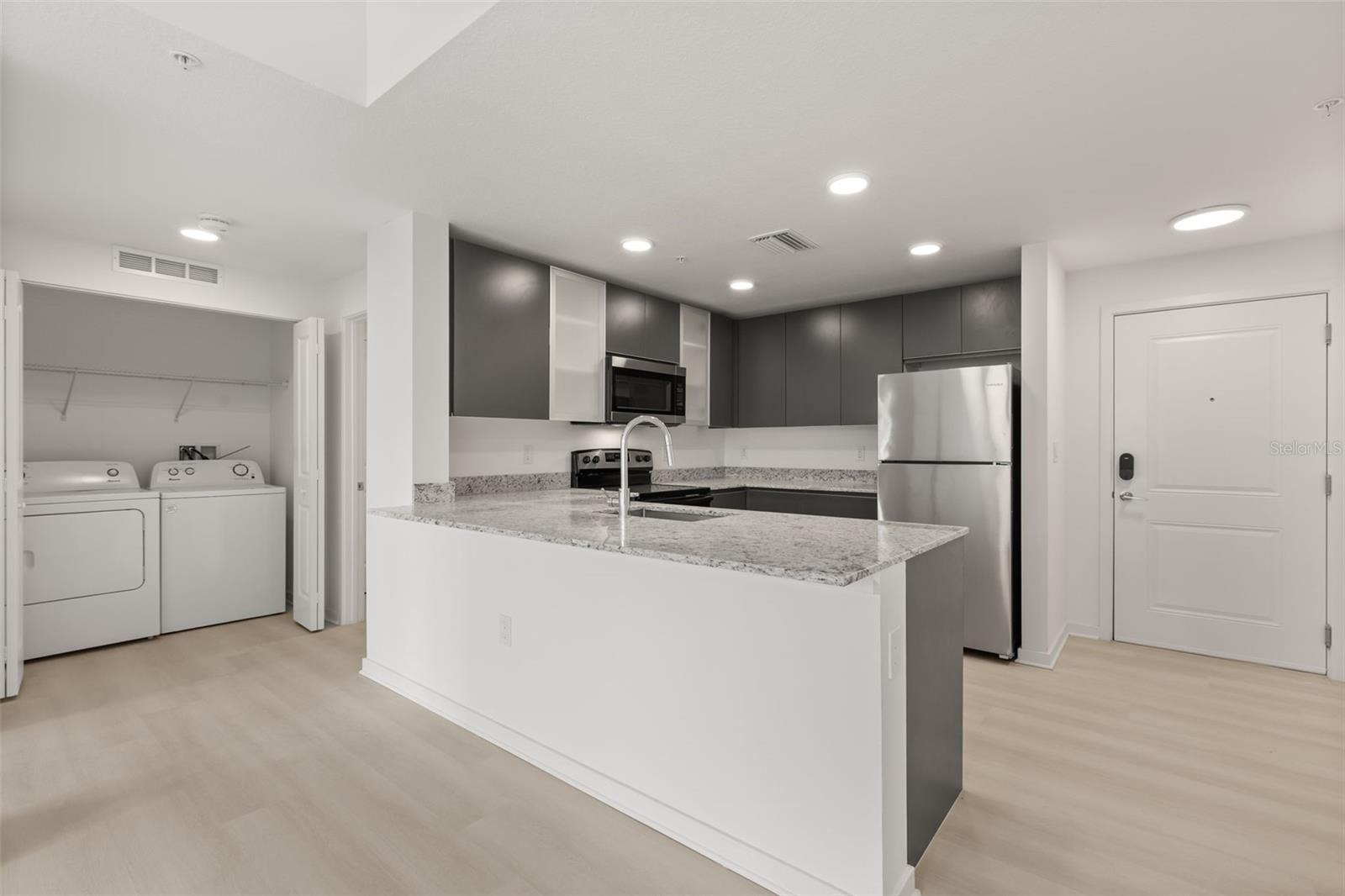 5587 Millenia Park Unit 308, Orlando, FL 32839