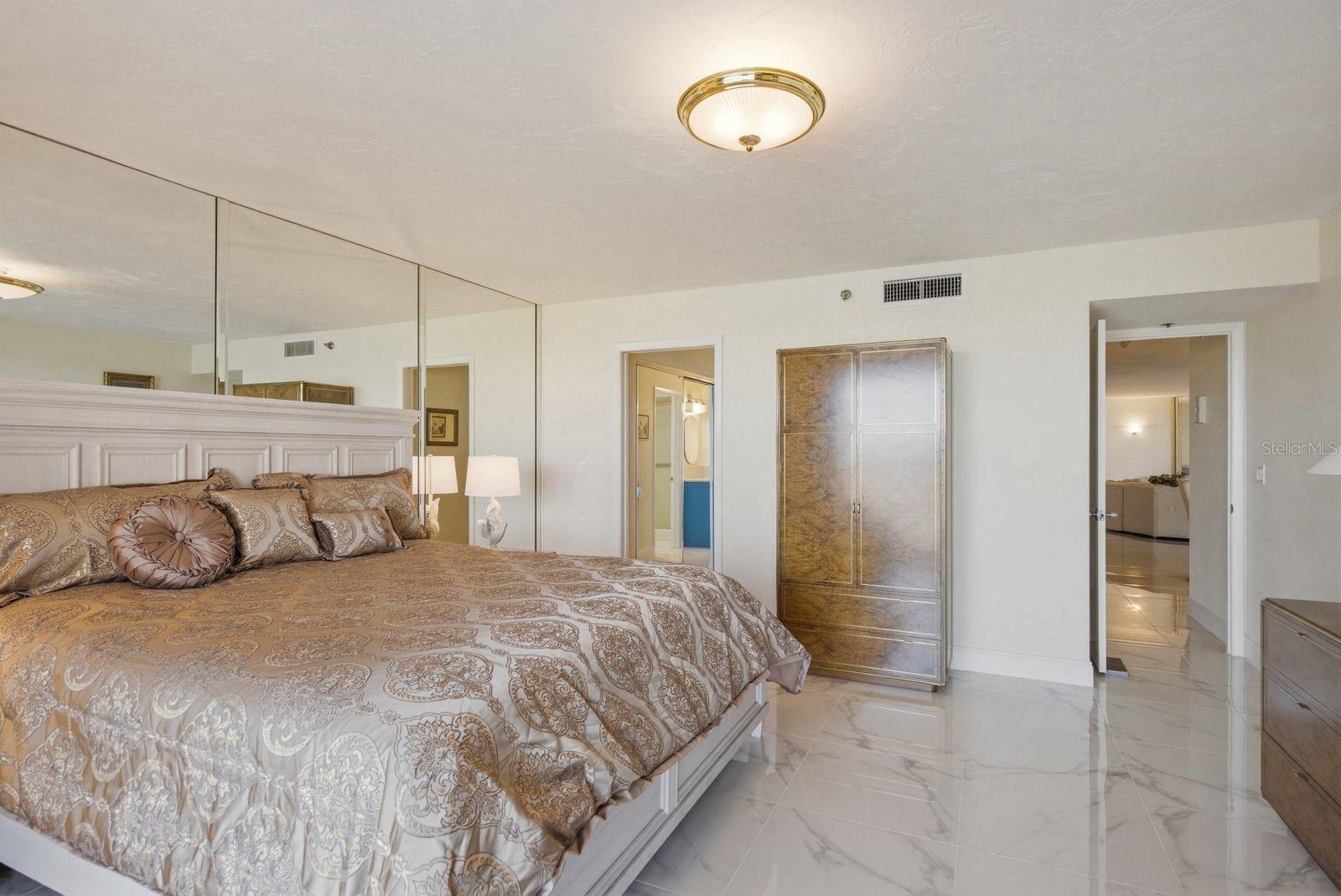 1600 Gulf Unit 817, Clearwater Beach, FL 33767