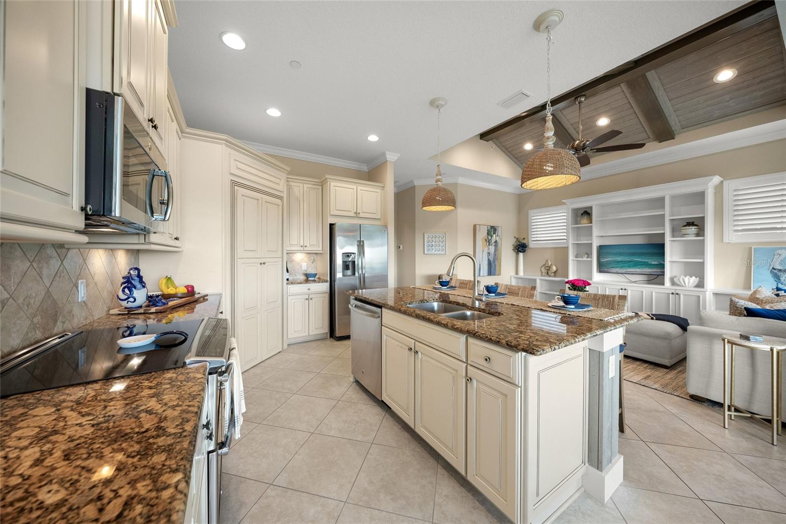 229 Sapphire Lake Unit 201, Bradenton, FL 34209