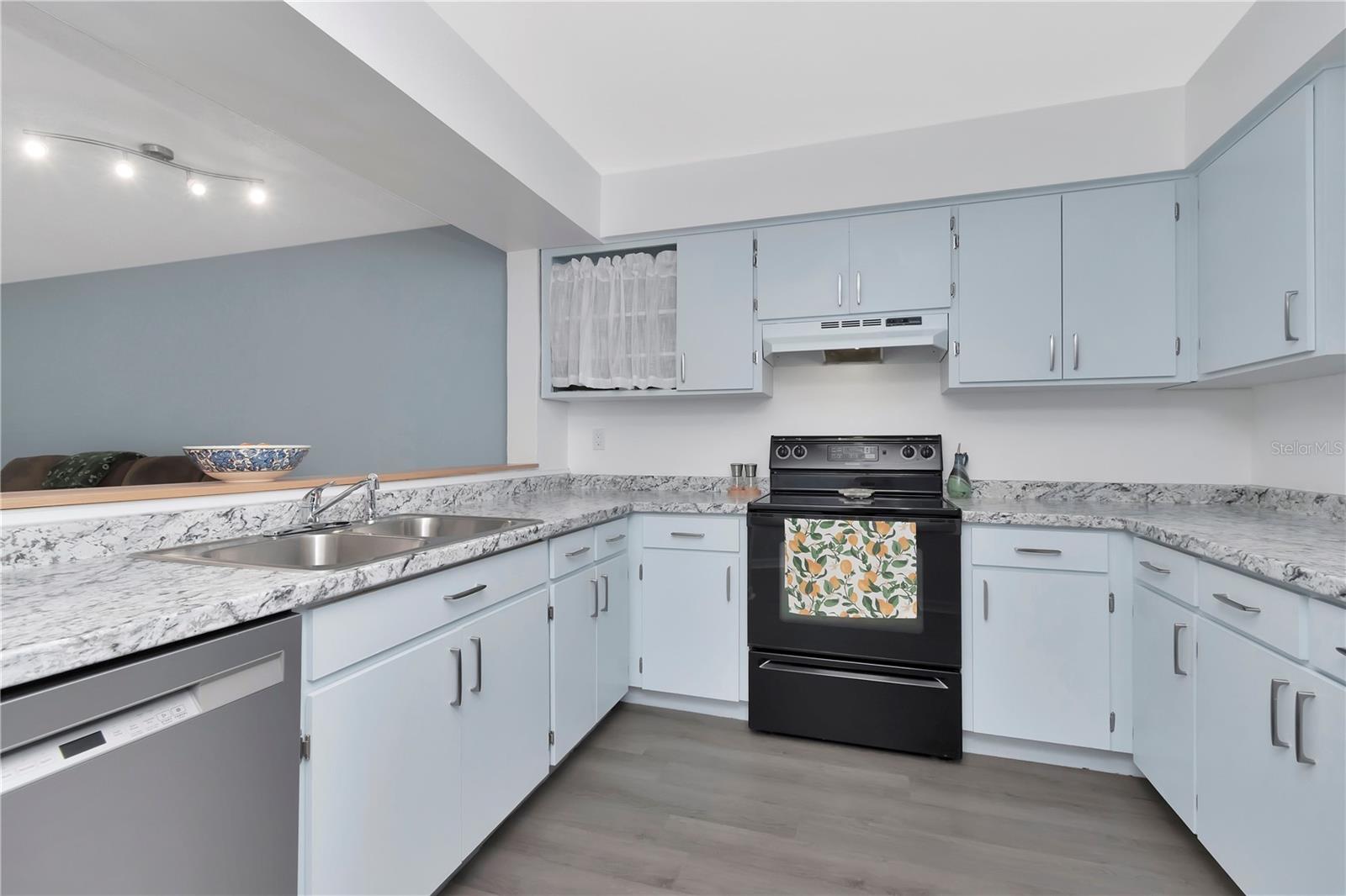 6817 Stones Throw Unit 17203, St Petersburg, FL 33710
