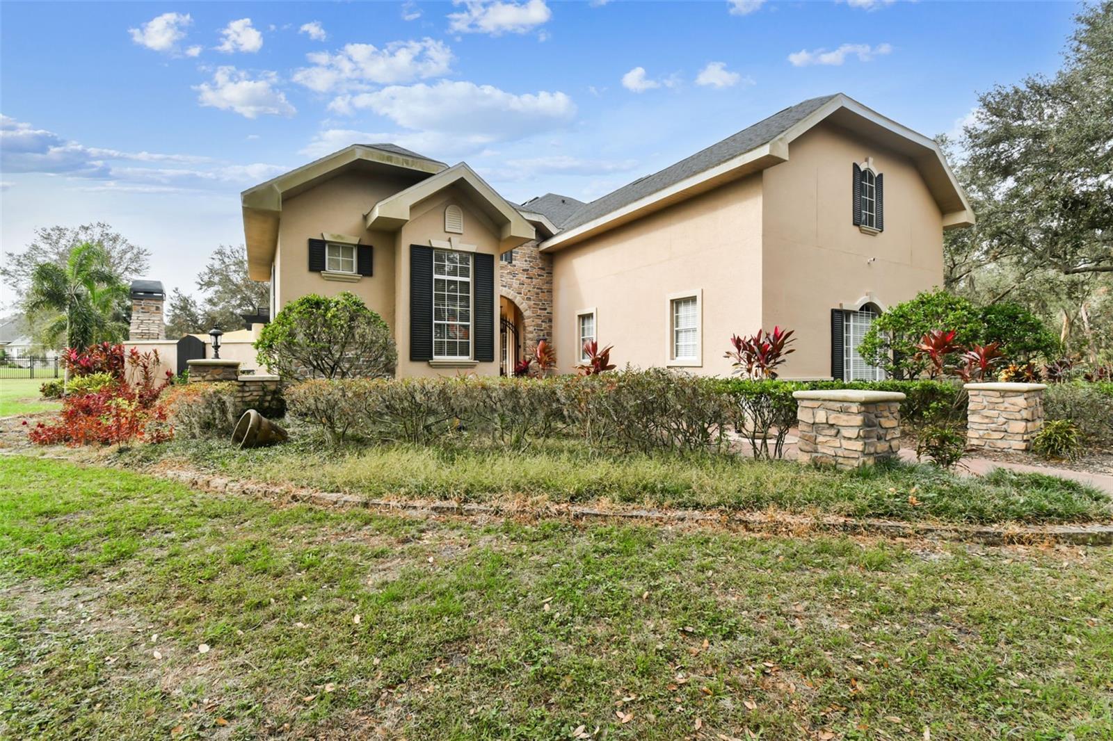 12709 Mannhurst Oak, Lithia, FL 33547