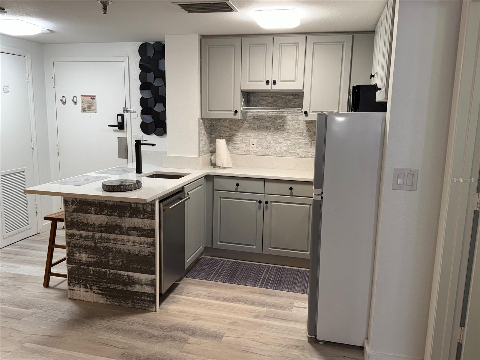 6165 Carrier Unit 3106, Orlando, FL 32819