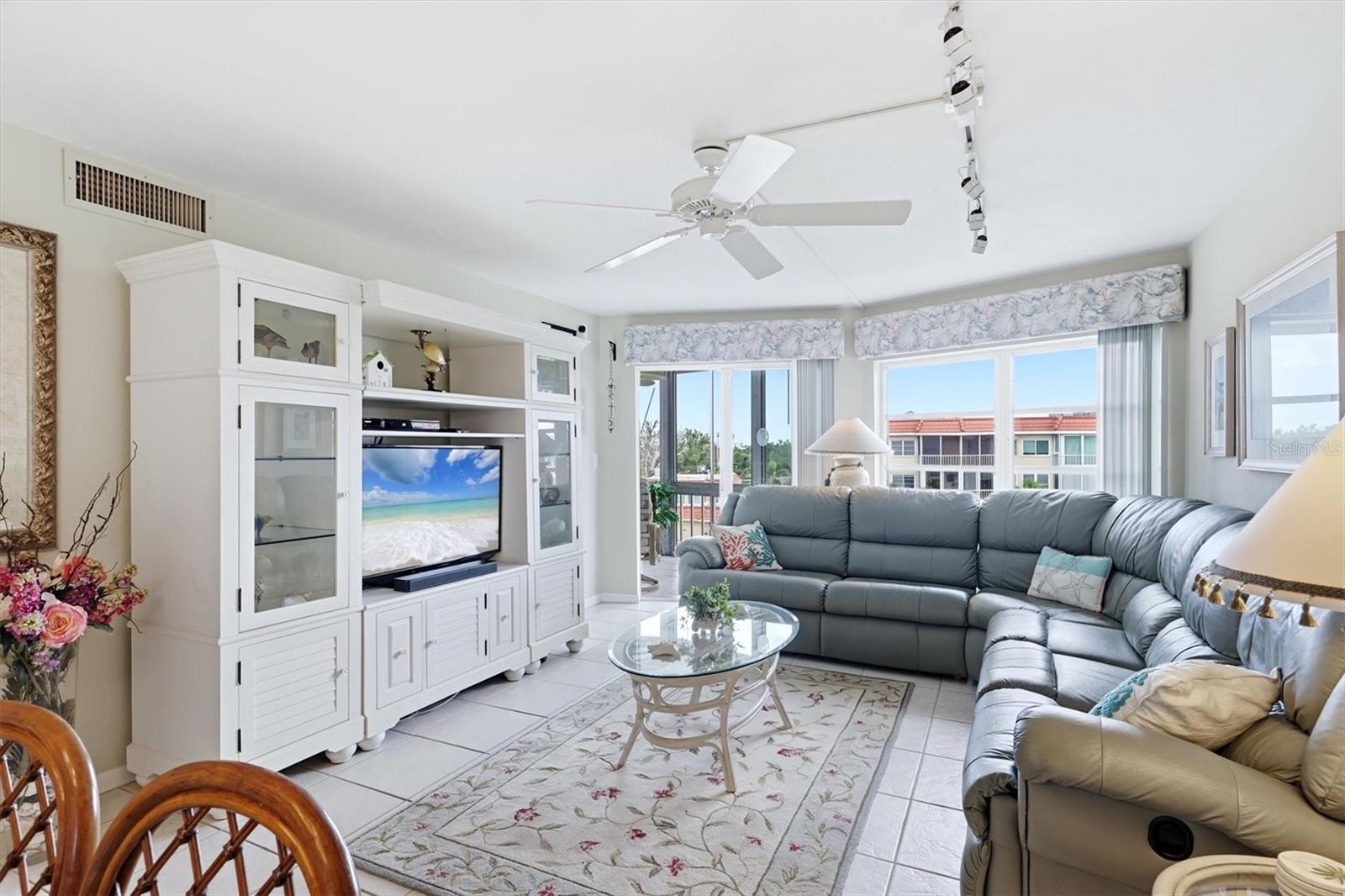1215 Portofino Unit 406, Sarasota, FL 34242
