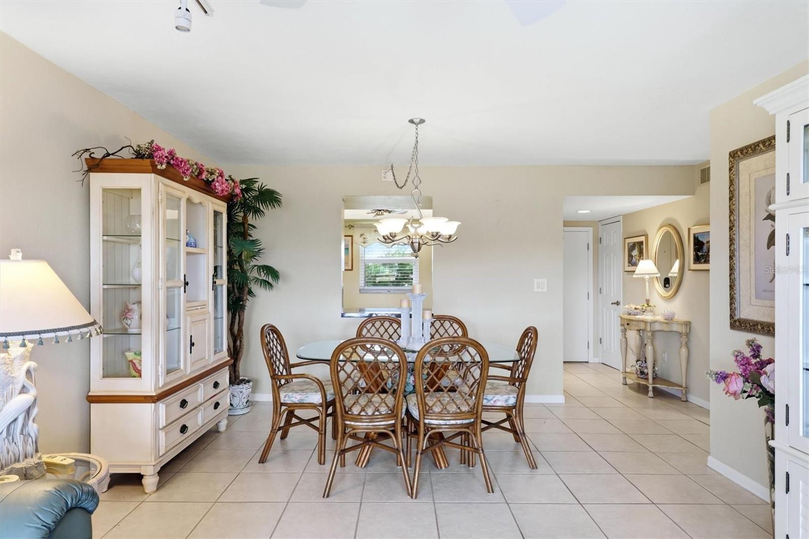 1215 Portofino Unit 406, Sarasota, FL 34242