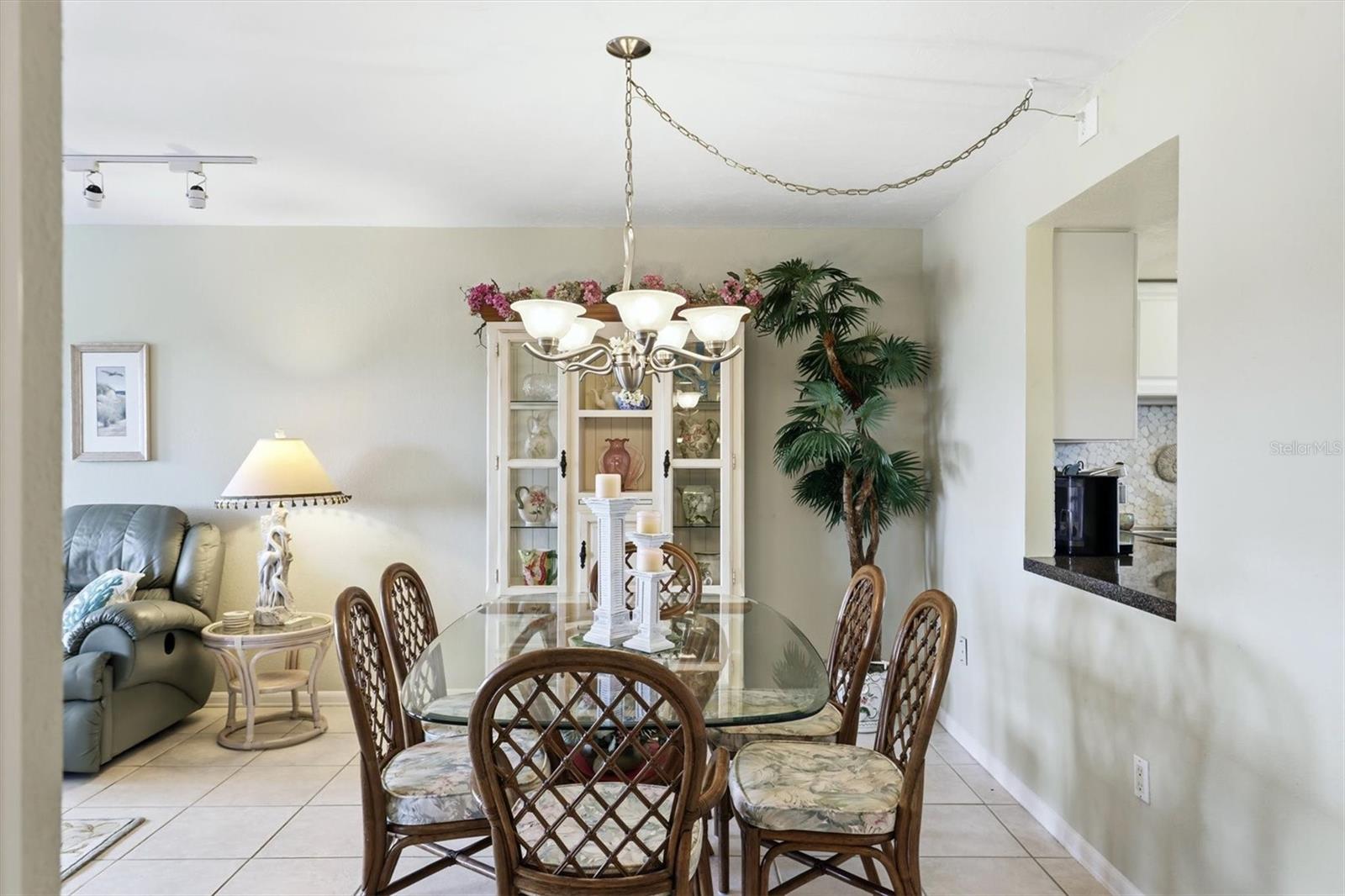 1215 Portofino Unit 406, Sarasota, FL 34242