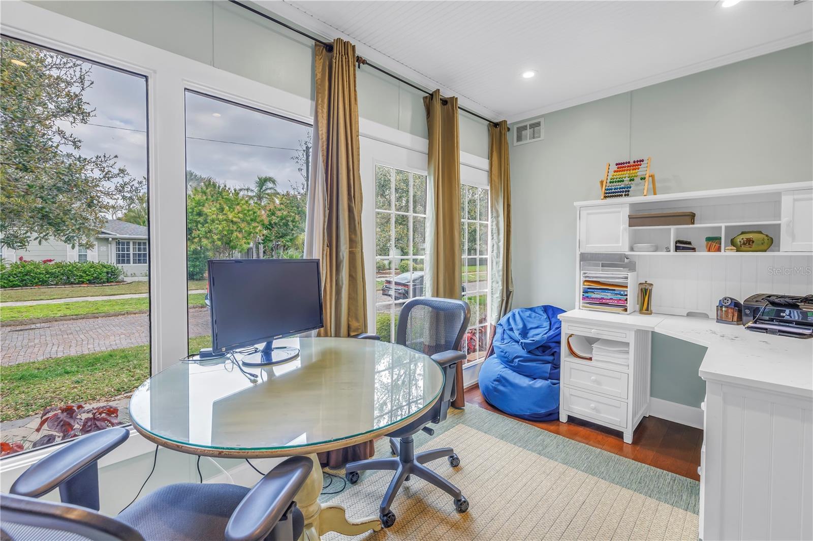 436 12th, St Petersburg, FL 33701