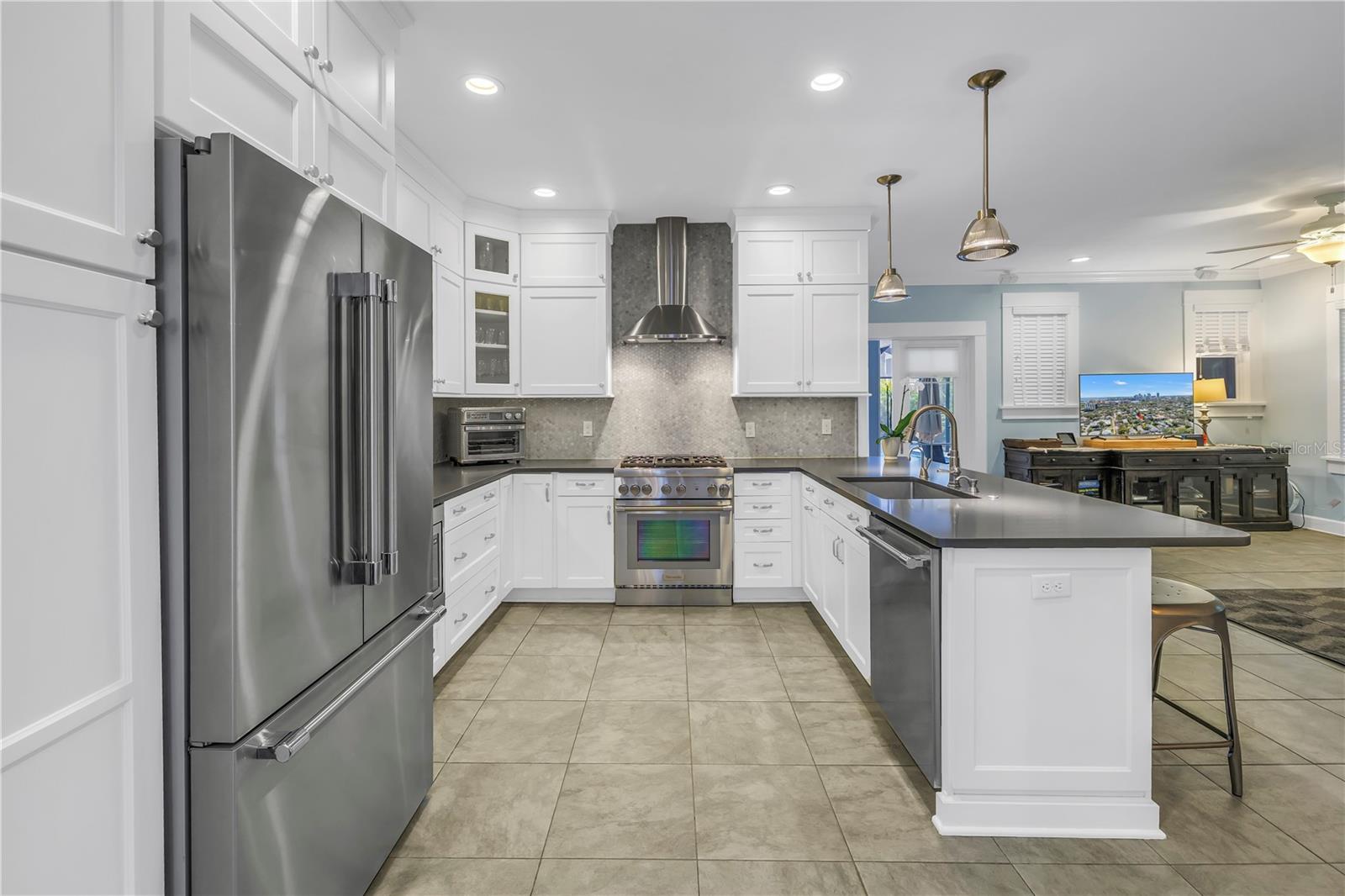 436 12th, St Petersburg, FL 33701