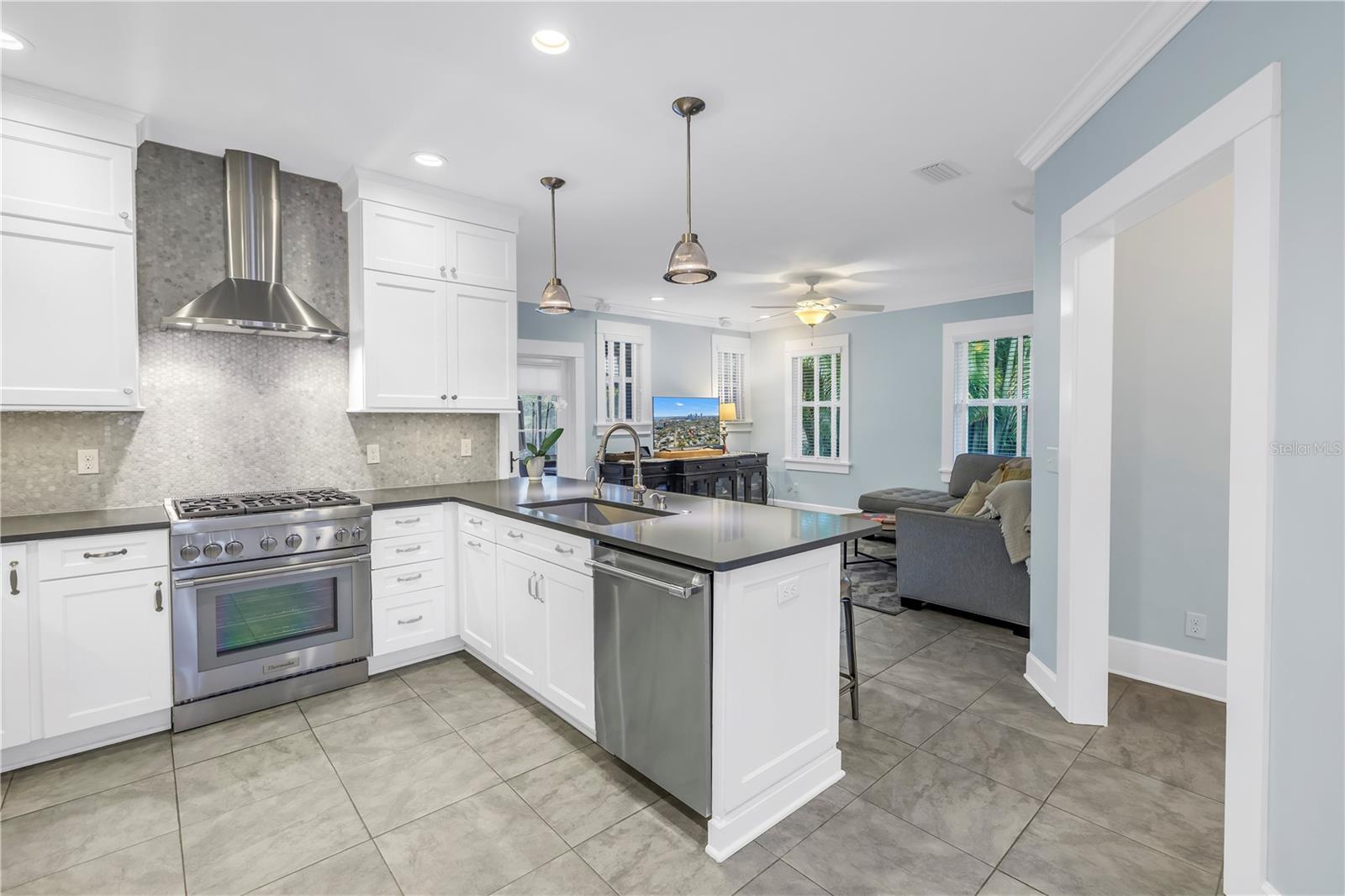 436 12th, St Petersburg, FL 33701