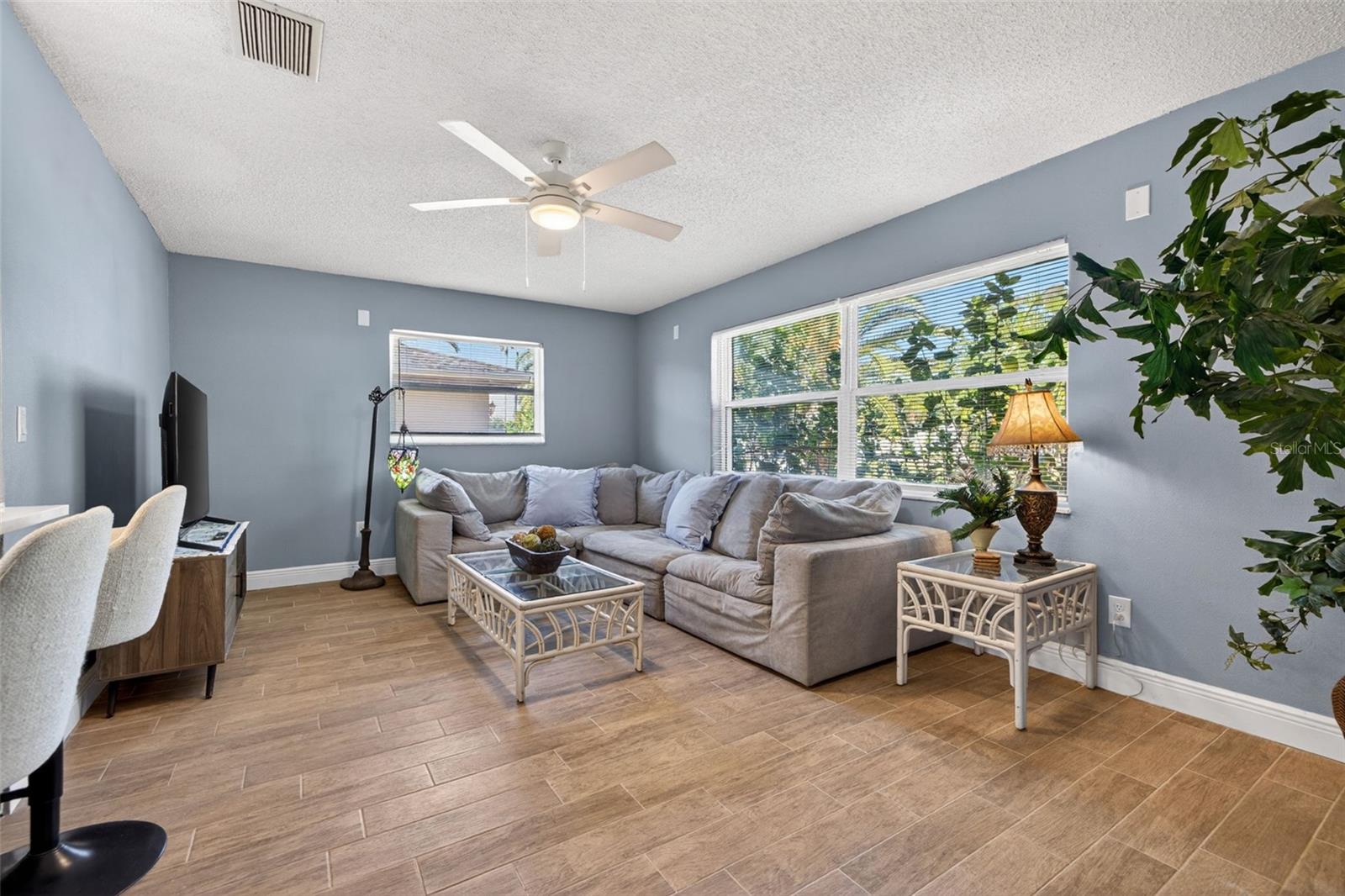 5810 Venetian, St Petersburg, FL 33703