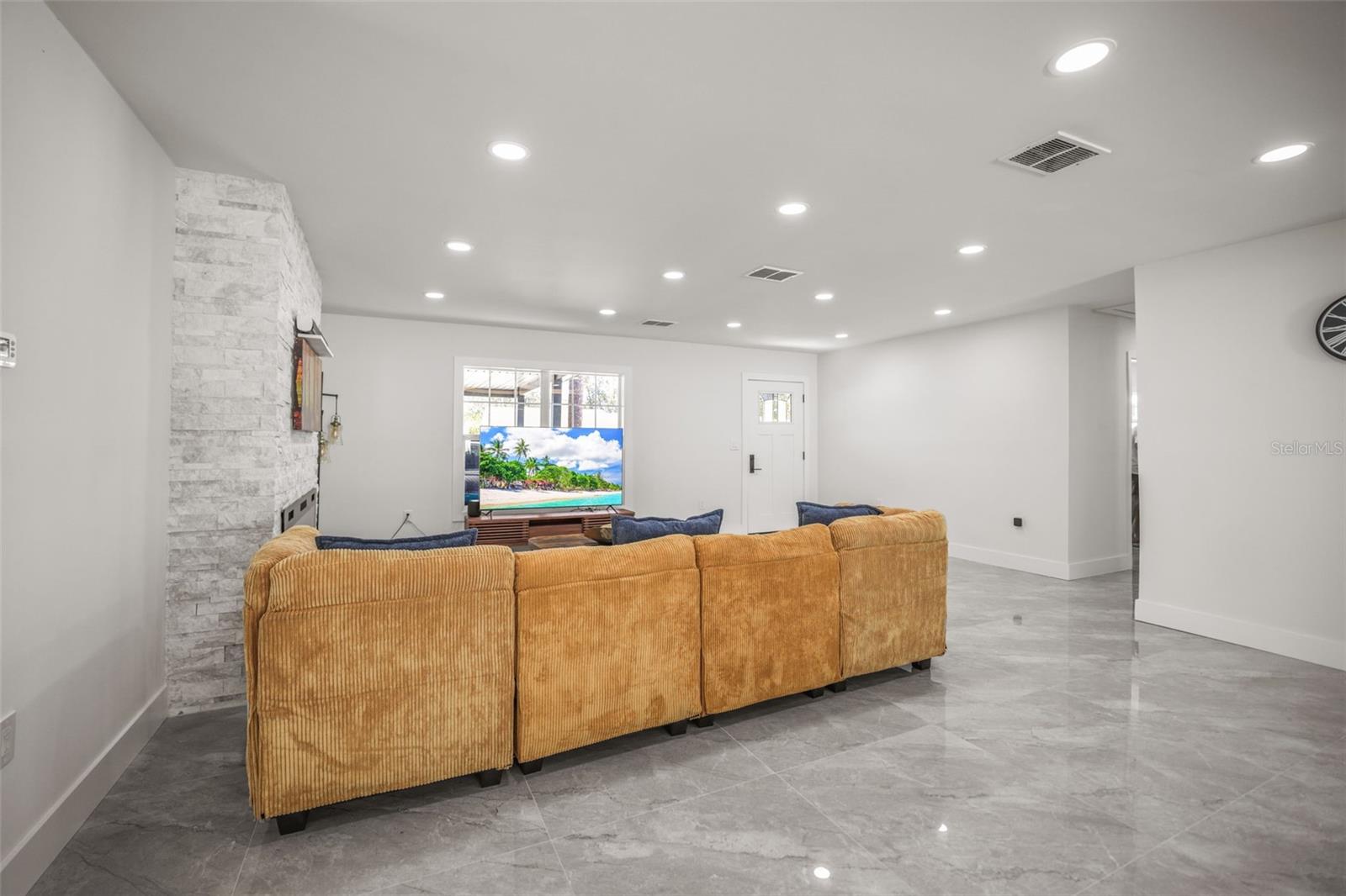 4327 Huntington, St Petersburg, FL 33703