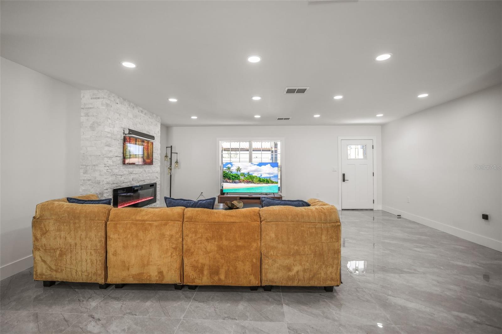 4327 Huntington, St Petersburg, FL 33703