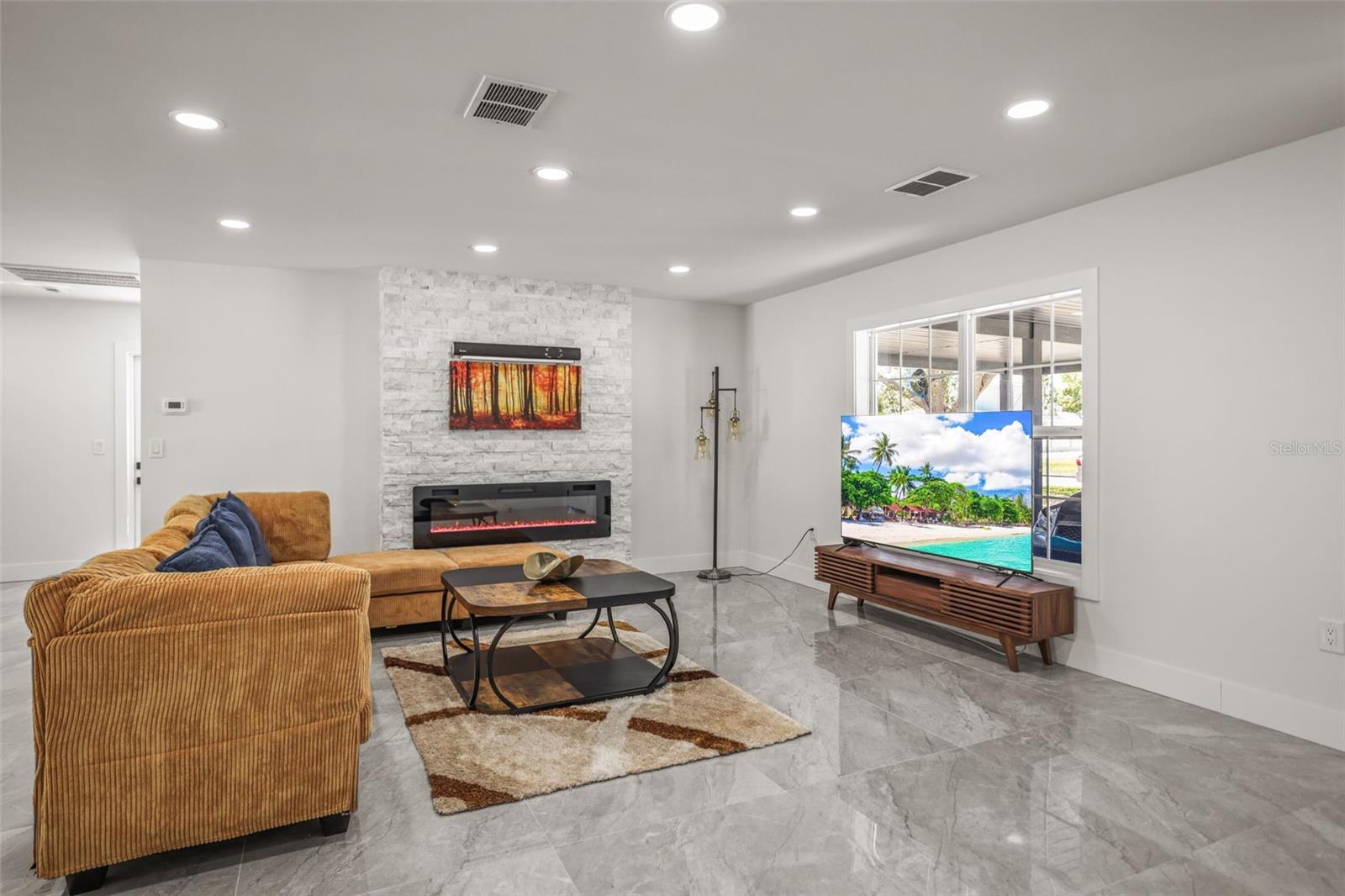 4327 Huntington, St Petersburg, FL 33703