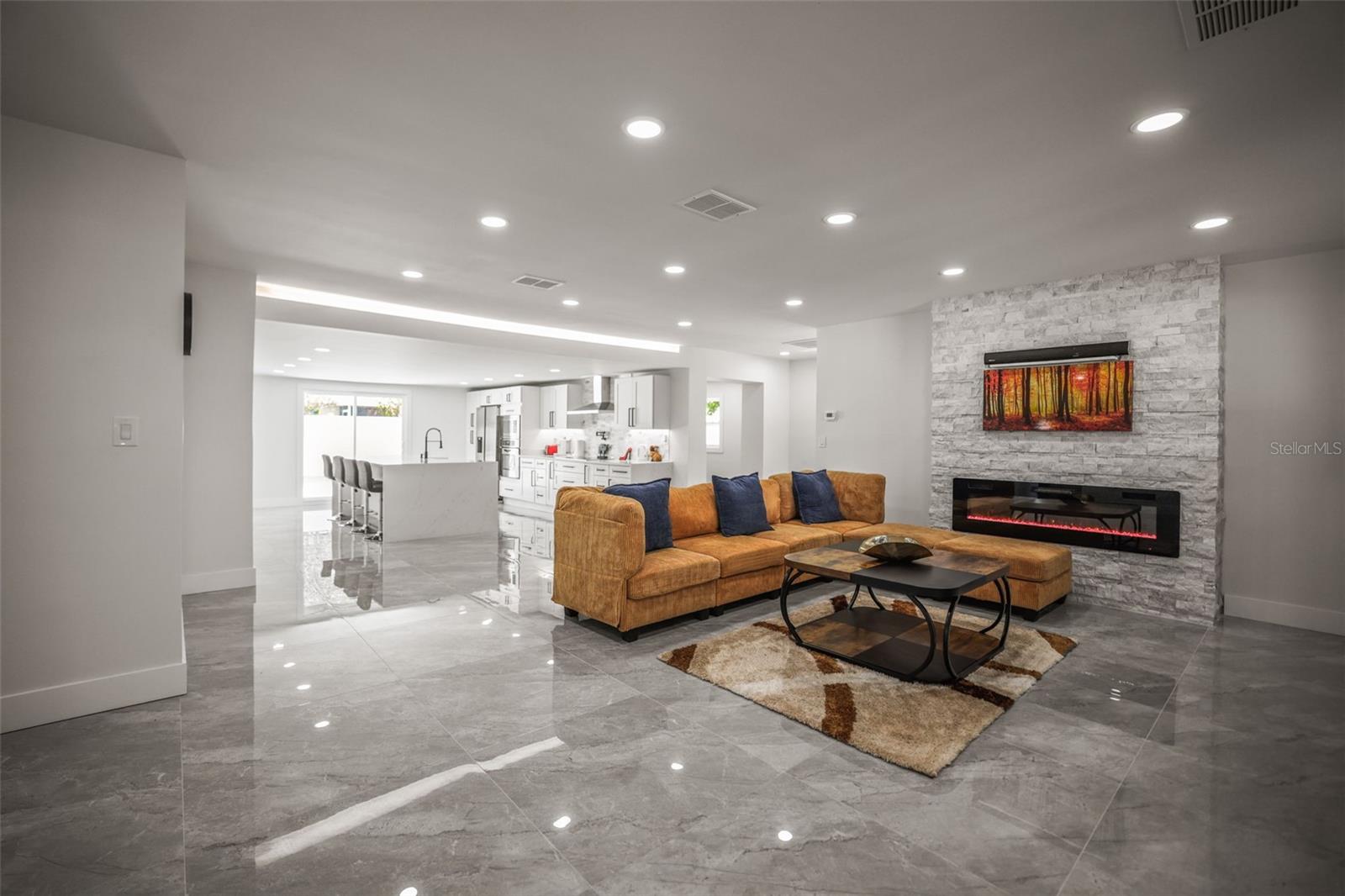 4327 Huntington, St Petersburg, FL 33703