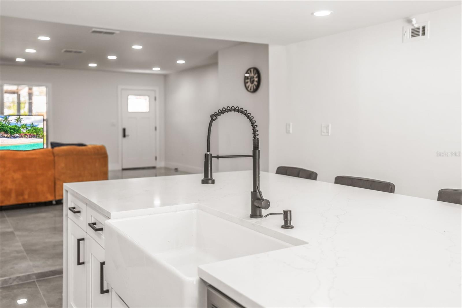 4327 Huntington, St Petersburg, FL 33703