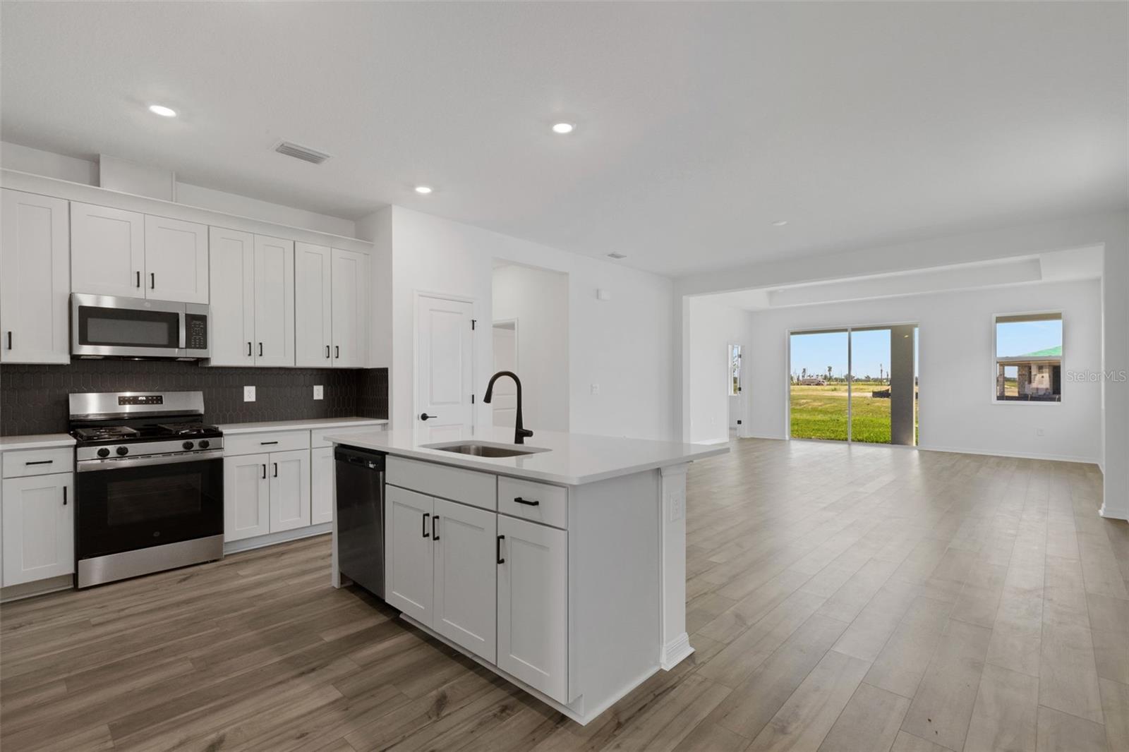 8717 Canard Cv, Palmetto, FL 34221