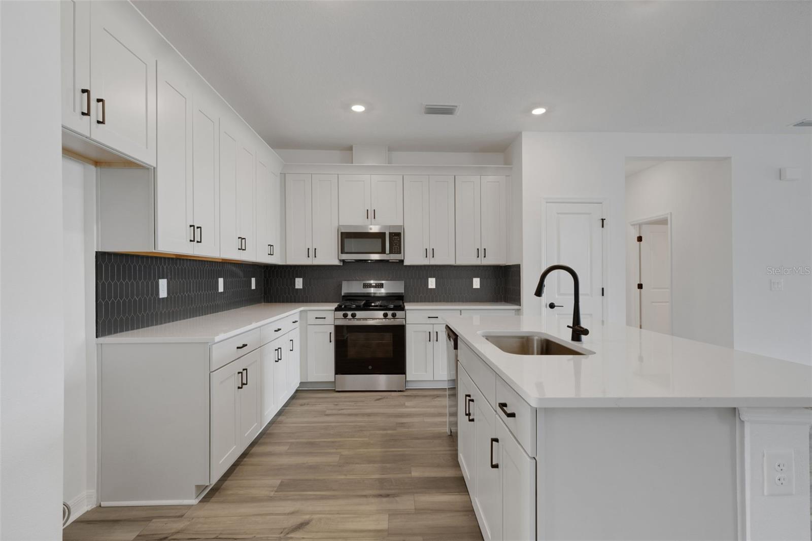 8717 Canard Cv, Palmetto, FL 34221