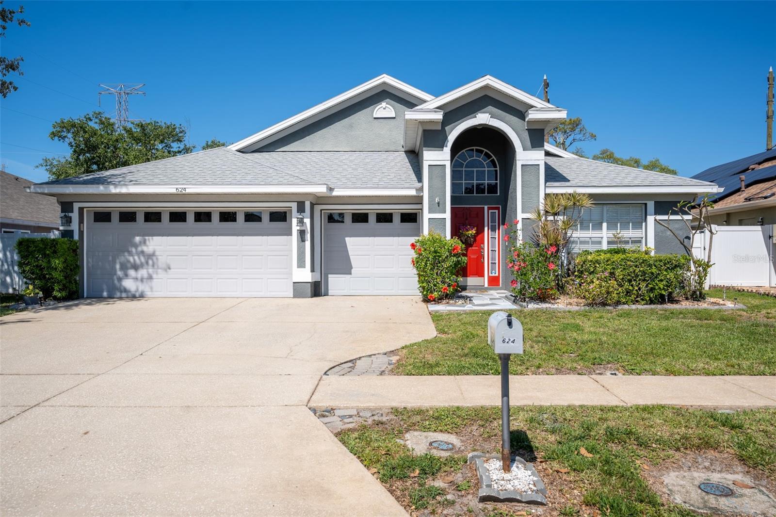 624 Lake, Tarpon Springs, FL 34689