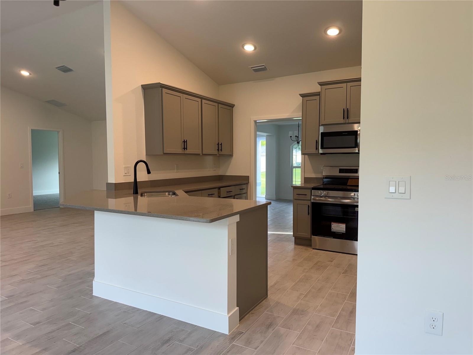 2724 Nellie, North Port, FL 34286