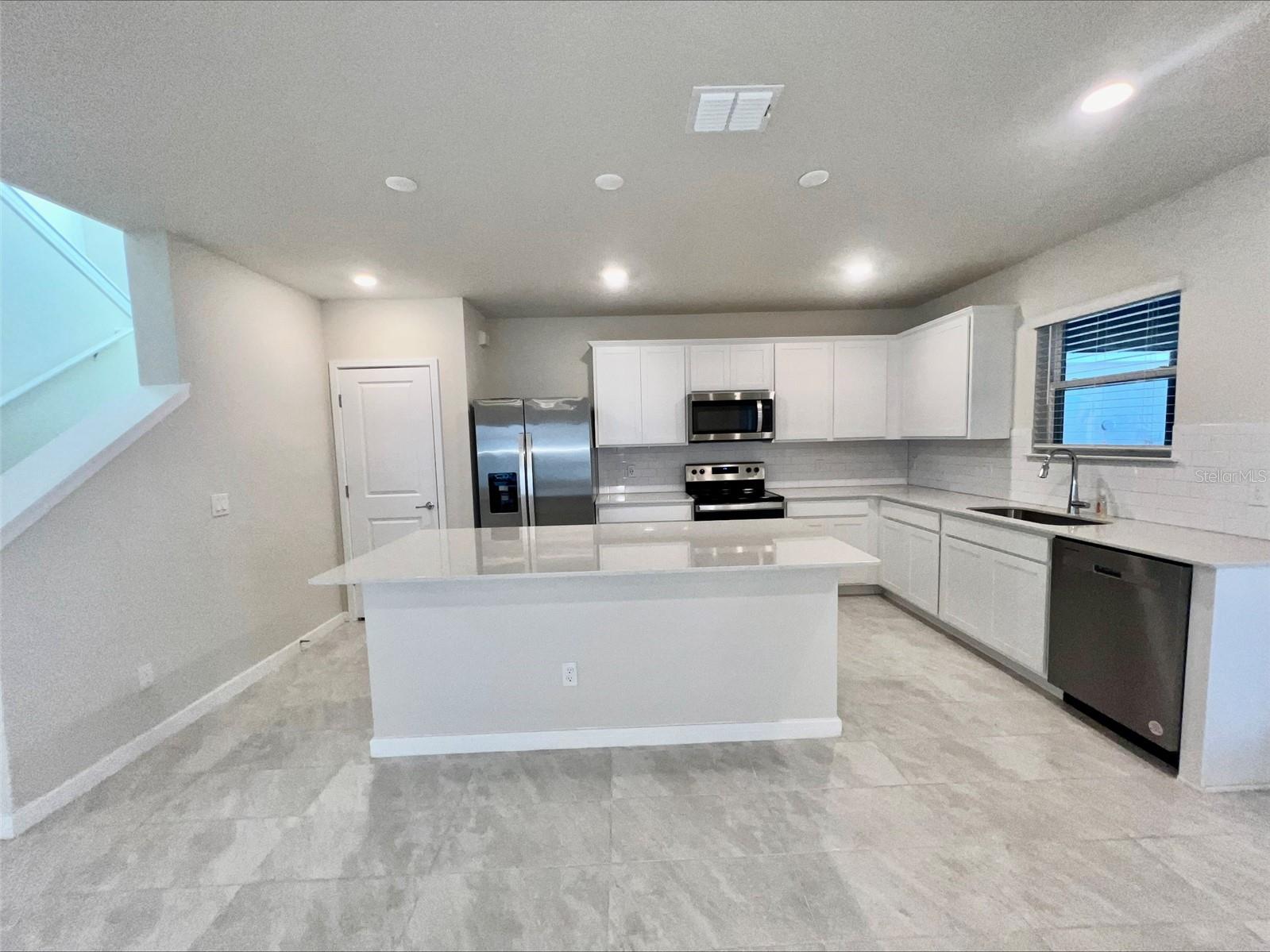 6098 Windy Leaf Aly, St Cloud, FL 34771