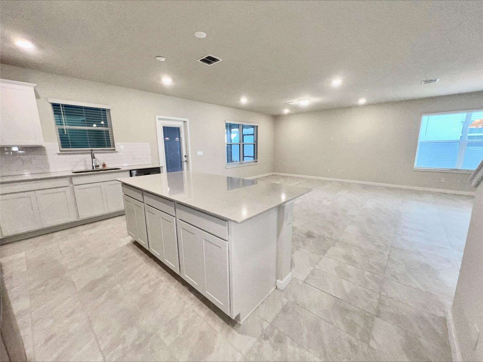 6098 Windy Leaf Aly, St Cloud, FL 34771